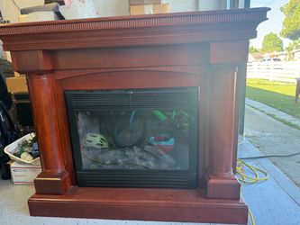 Beautiful Cherrywood Electric Fireplace with Mantel – $175