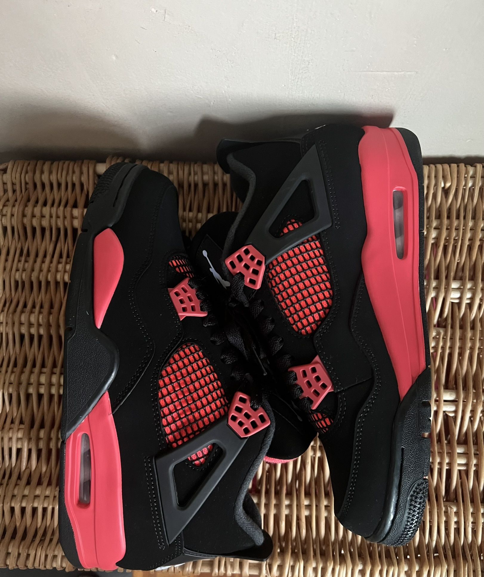 Size 8- Thunder Red Jordan 4 (No Box) - Have Receipt