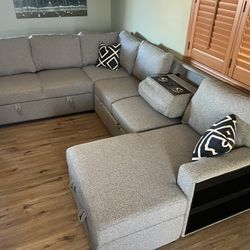 New Sectional W 2 Pullout Beds / Storage Chaise. .  Grey Boucle  Fabric.  92”x119”x60”H.  Free Delivery!