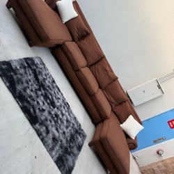Couch L