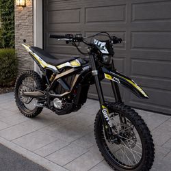 2025 Surron ultra bee - Carbon Black  - 18kw