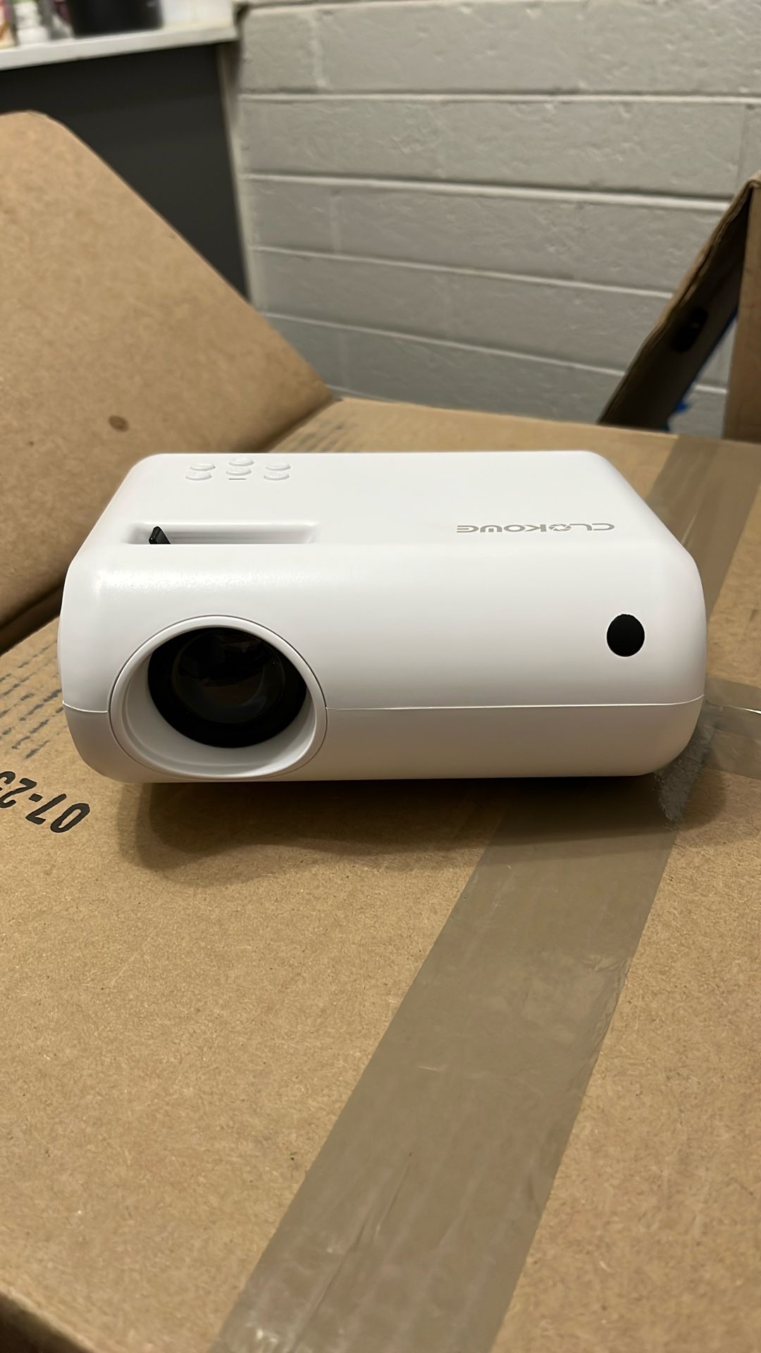 Clokoue Mini Projector