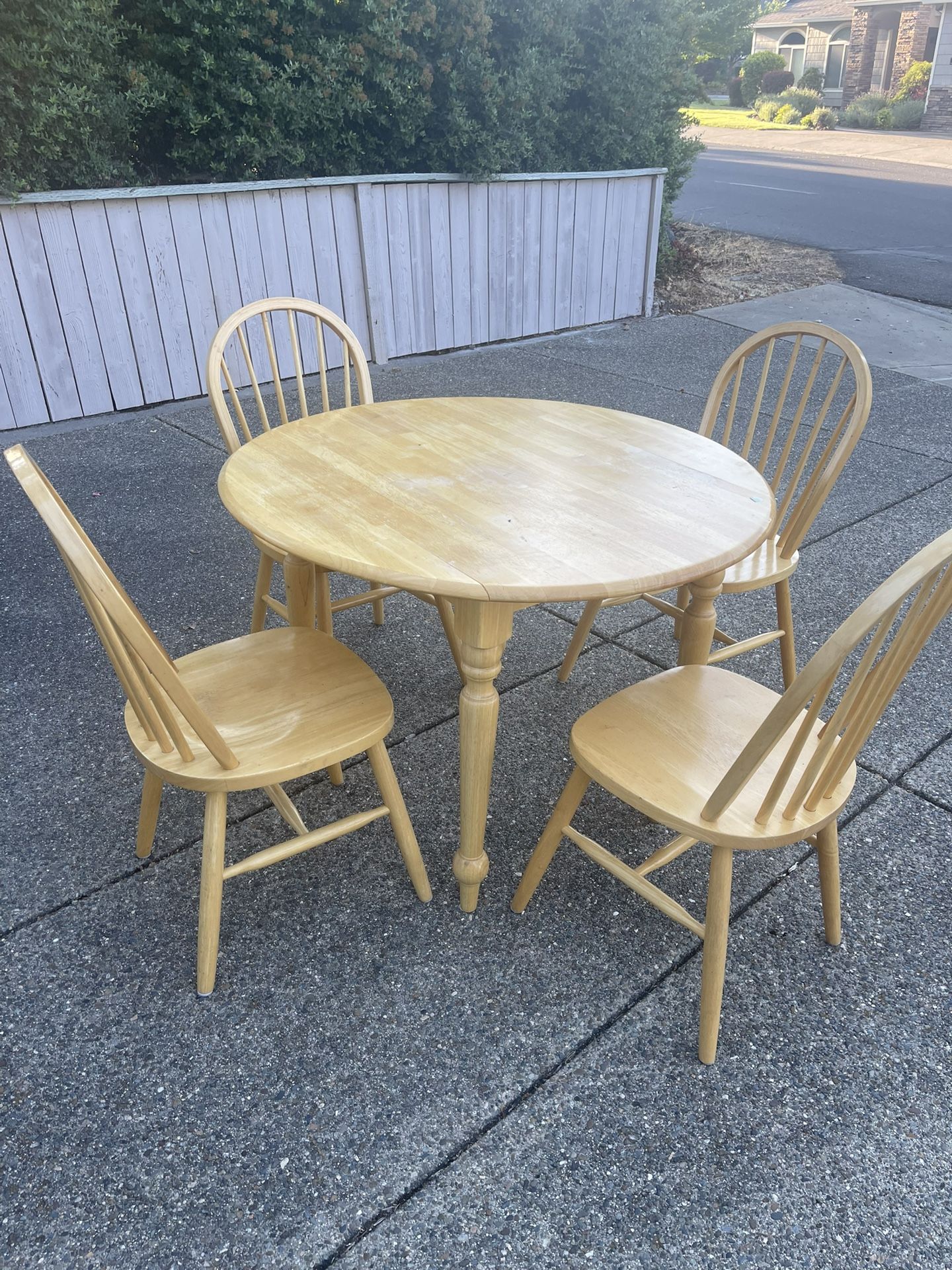 Dinning room table