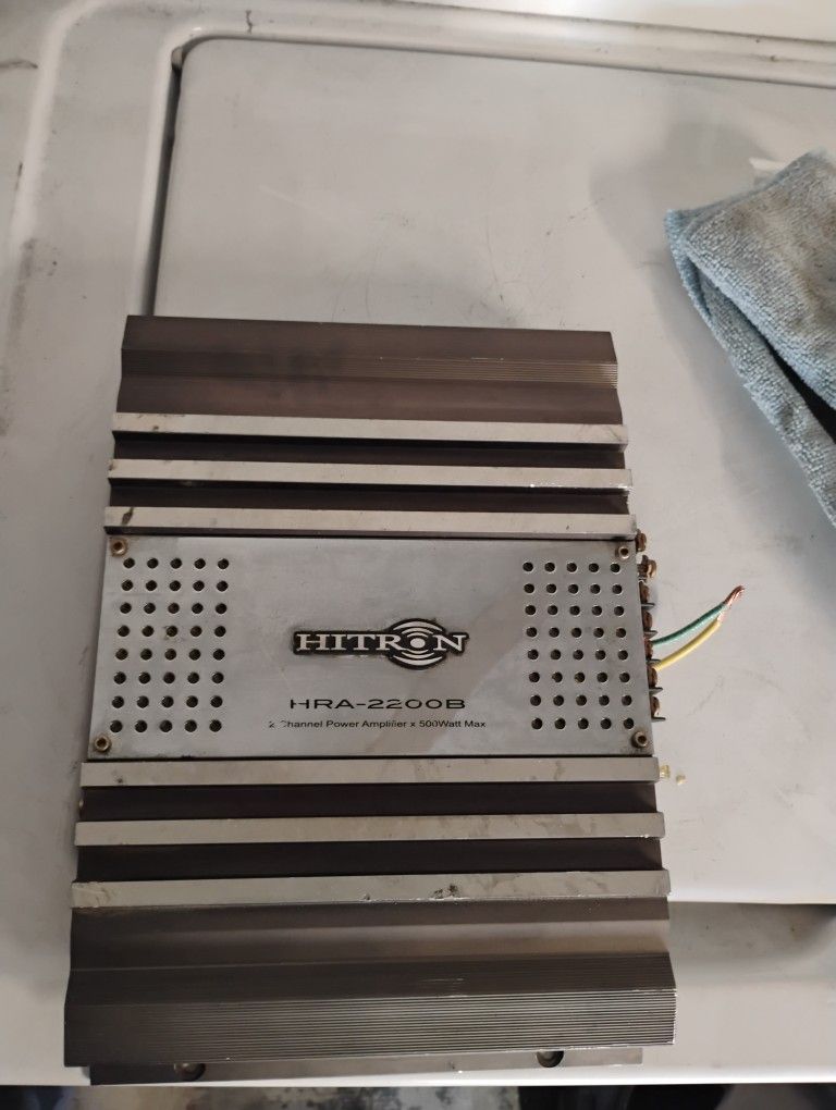 Amplifier 500 Watts HitRon 2 Channel Good Condition