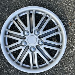 (1) 13” Aftermarket Hubcap 