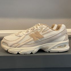 New Balance 740