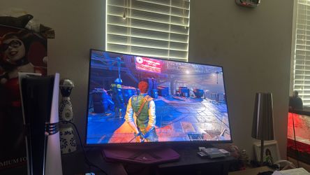 Hisense TV 4k No dead pixels 42 inch with two remotes