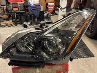 Headlights Infiniti G37 Coupe
