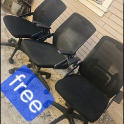 4 Office Chair Free Nevada Y Vine Ontario Ca 