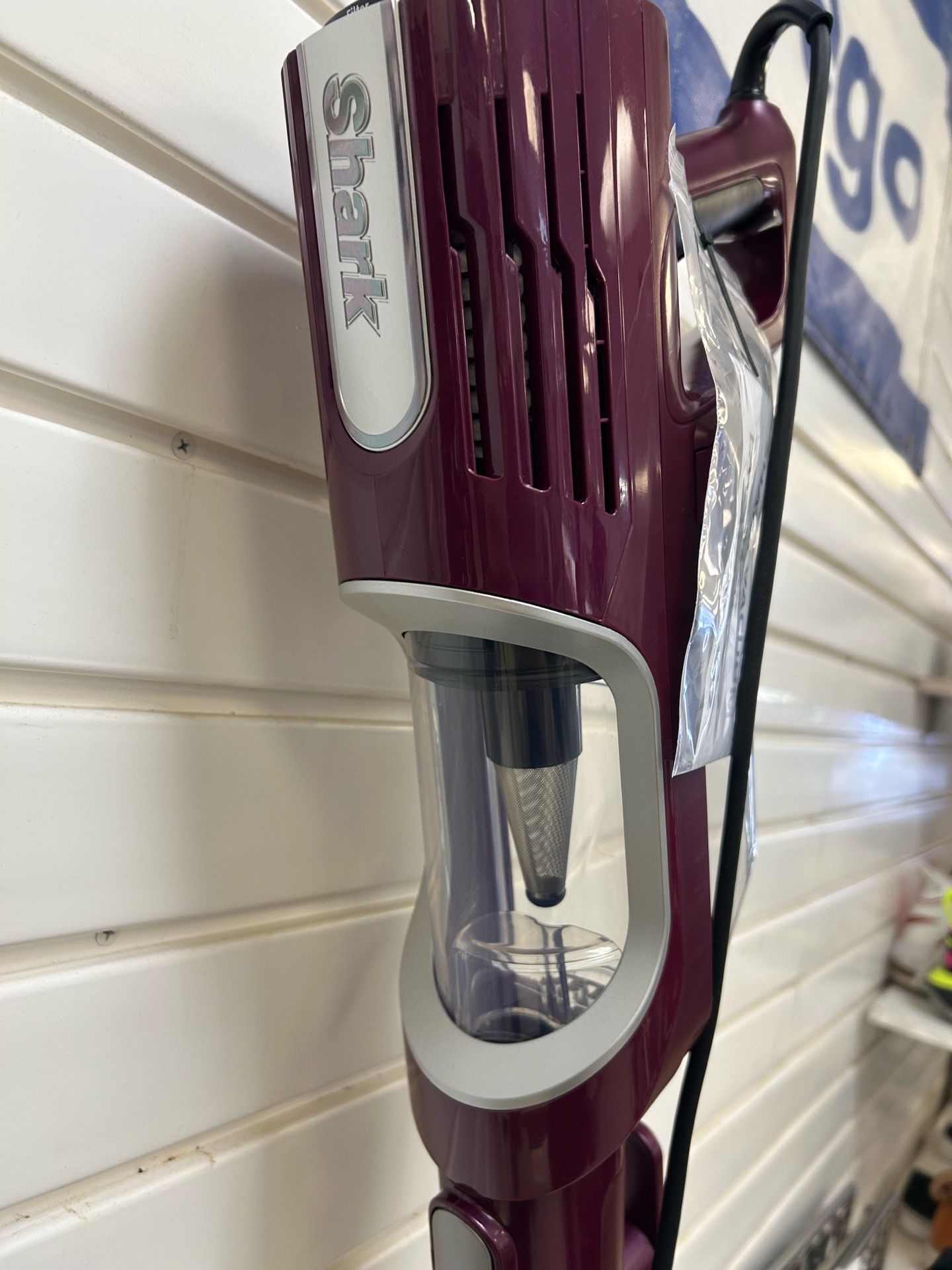 VACUUM CLEANER SHARK