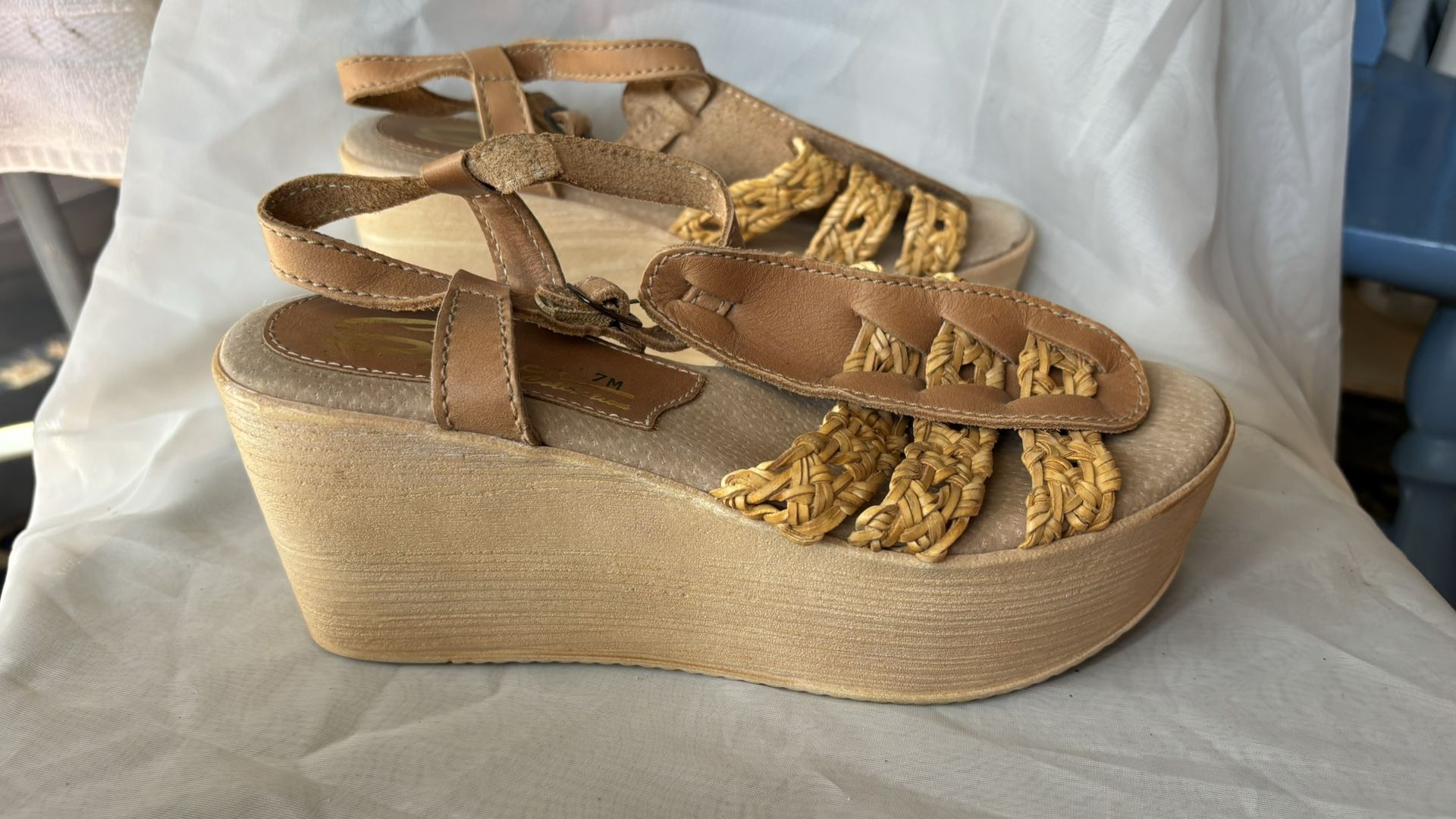 Sbicca Size 7 Vintage Collection Wedge sandals