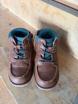 Toddler boys boots size 7, like new, $8
