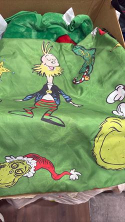 Grinch Christmas table cover