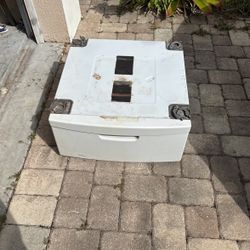 Washer Machine And Stand 