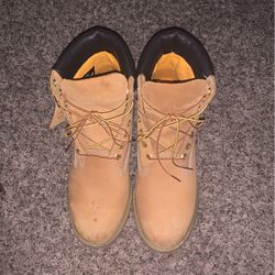 WHEAT TIMBERLAND BOOTS (6INCHES) SIZE 11