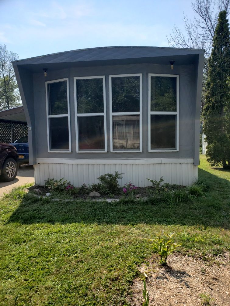 Single trailer for sale 2 bedrooms 1 bath car port and shed. Water, garbage and taxes included. Also you have to be Park Approved $14,000