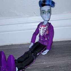 Monster High Loves Not Dead "Slo Mo"