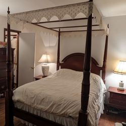 Bombay Company Four Poster Double / Full Canopy Bed