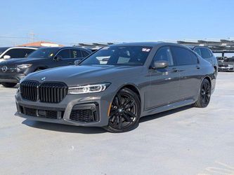 2022 BMW M760i
