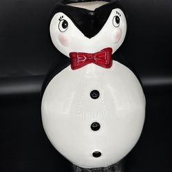 Penguin Pitcher