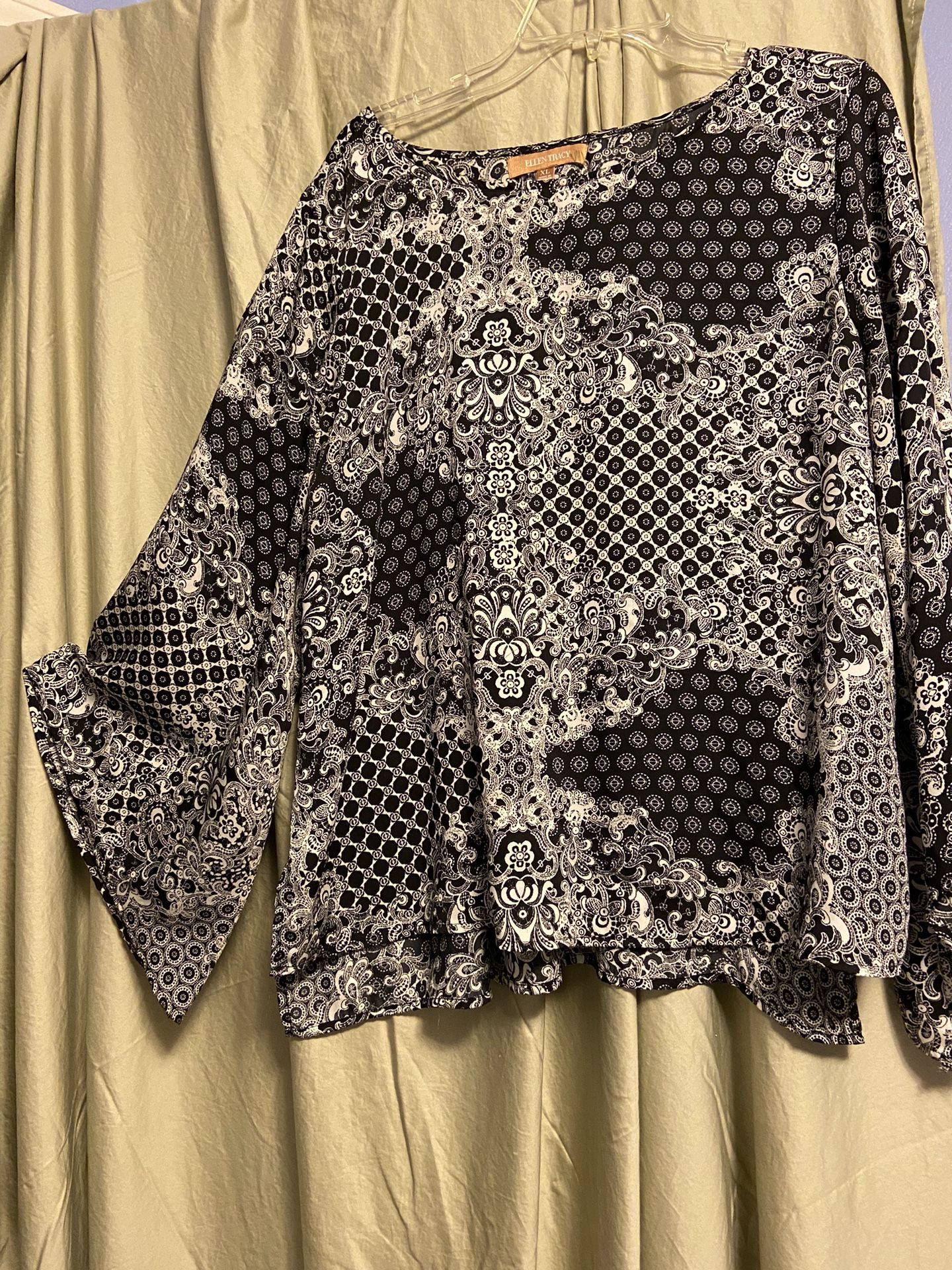 Ellen Tracy Top