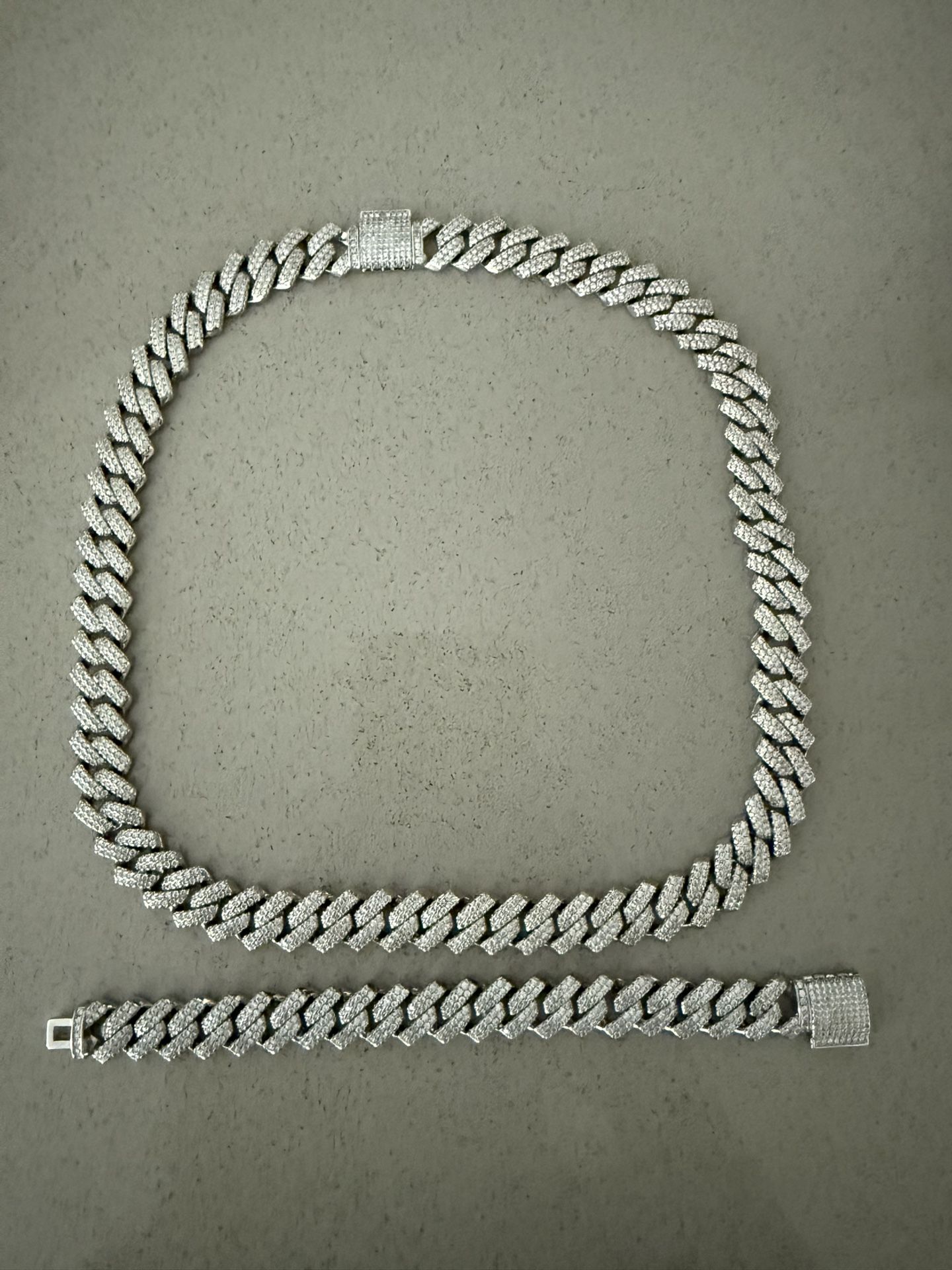 Pong Cuban Chain