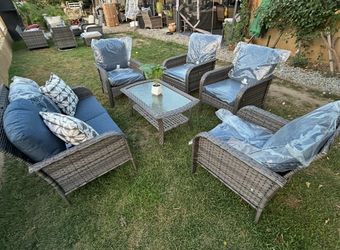 Patio furniture set outdoor new in the box