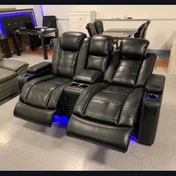 Black Faux Leather Power Reclining Loveseat With Console | Adjustable Headrest| USB Port💥 Brand New🤩 Fastest Delivery 🚚  Showroom Available 🏠