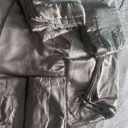 Bed skirt, pillowcase -King size