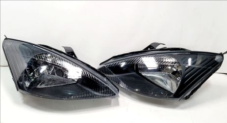 Headlights For 2003-2004 Ford Focus Black Housing