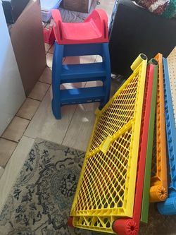 Kids and toddlers gate/slide