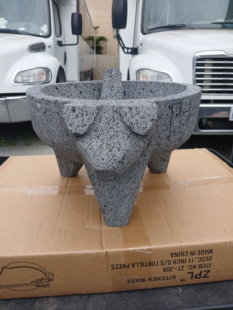 🪨 Molcajete de Piedra 14” – ¡Grande, resistente y listo para cocinar! 🌶️🥑