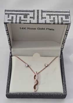 14k Rose Gold Plate 18" Necklace & Pierced Earrings Stud Rare Find!