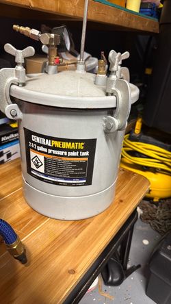 Central Pneumatic 2.5 Gallon Pressure Paint Tank