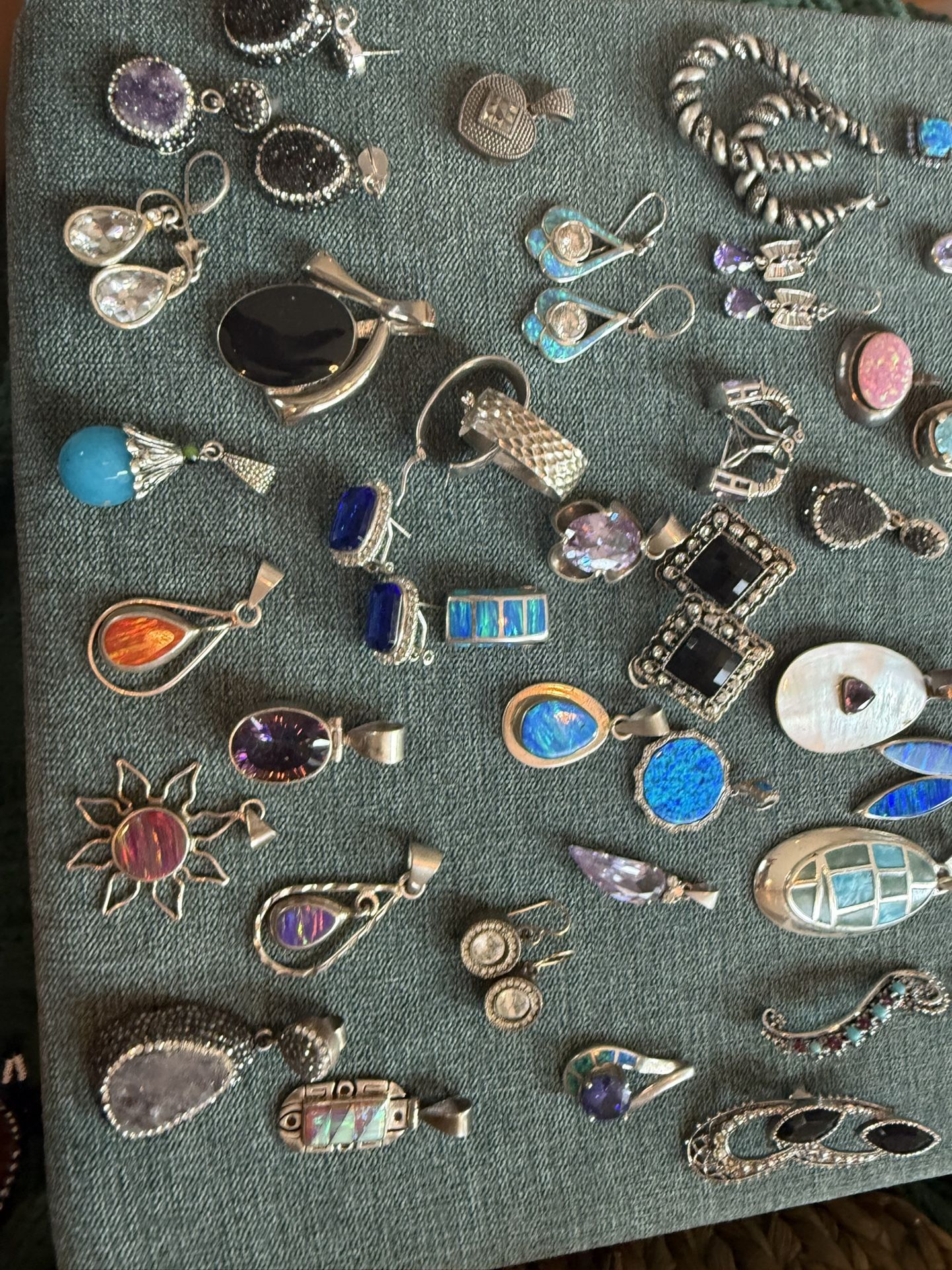 Jewelry Booth Closing Sale