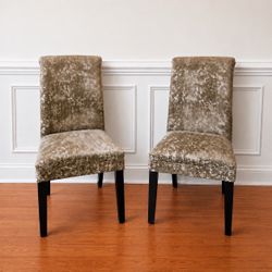 Set of 2 Elegant Tufted Velvet Dining Chairs – Champagne