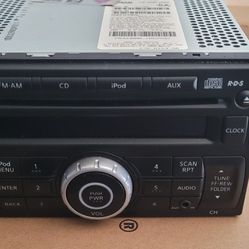 2010 Nissan Sentra radio 25 or best offer.