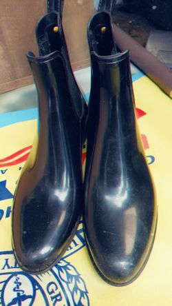 Black Rubber Chelsea Rain Boots