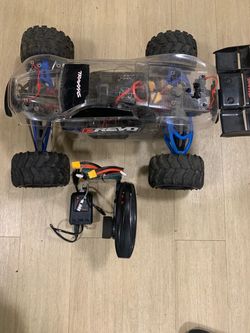 Traxxas  E-Revo  Monster Truck Full 8s power
