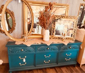 Gorgeous Peacock Teal & Gold 9 dr Dresser