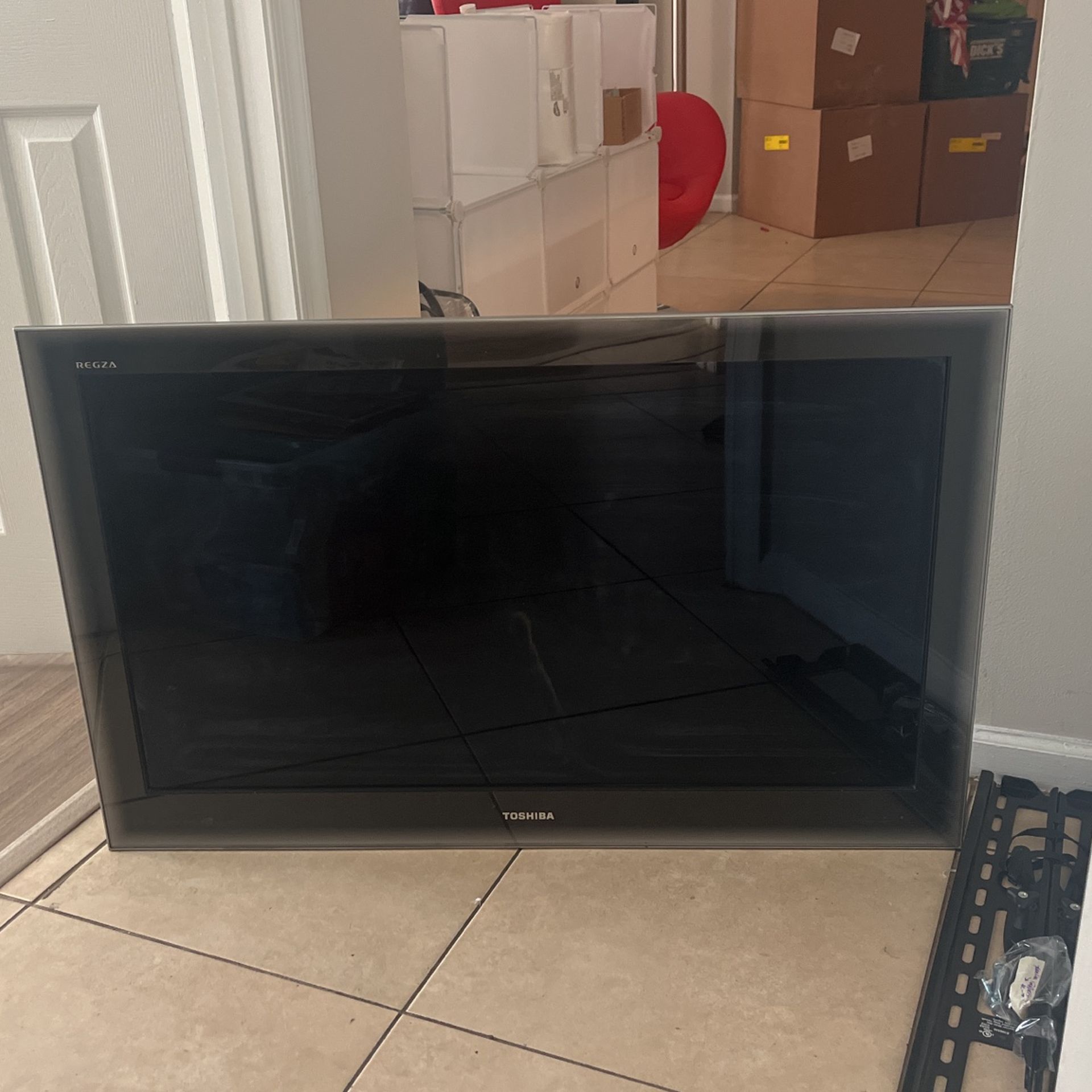 Toshiba 42ZV650U 42" REGZA 1080p HD LCD TV