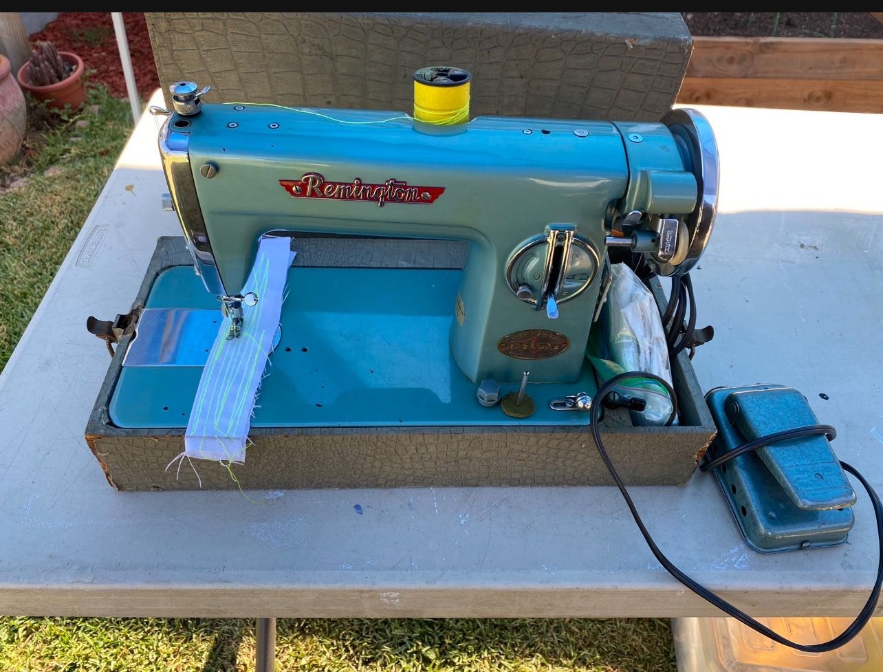 Vintage Remington Sewing Machine.  New Motor, new band.   In really good condition.    Ready for use.   Must own!   ***FEEL FREE TO CHECK OUT MY  OTHE
