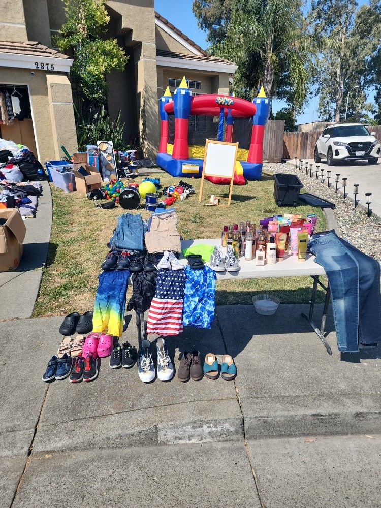 Garage SALE ‼️‼️‼️