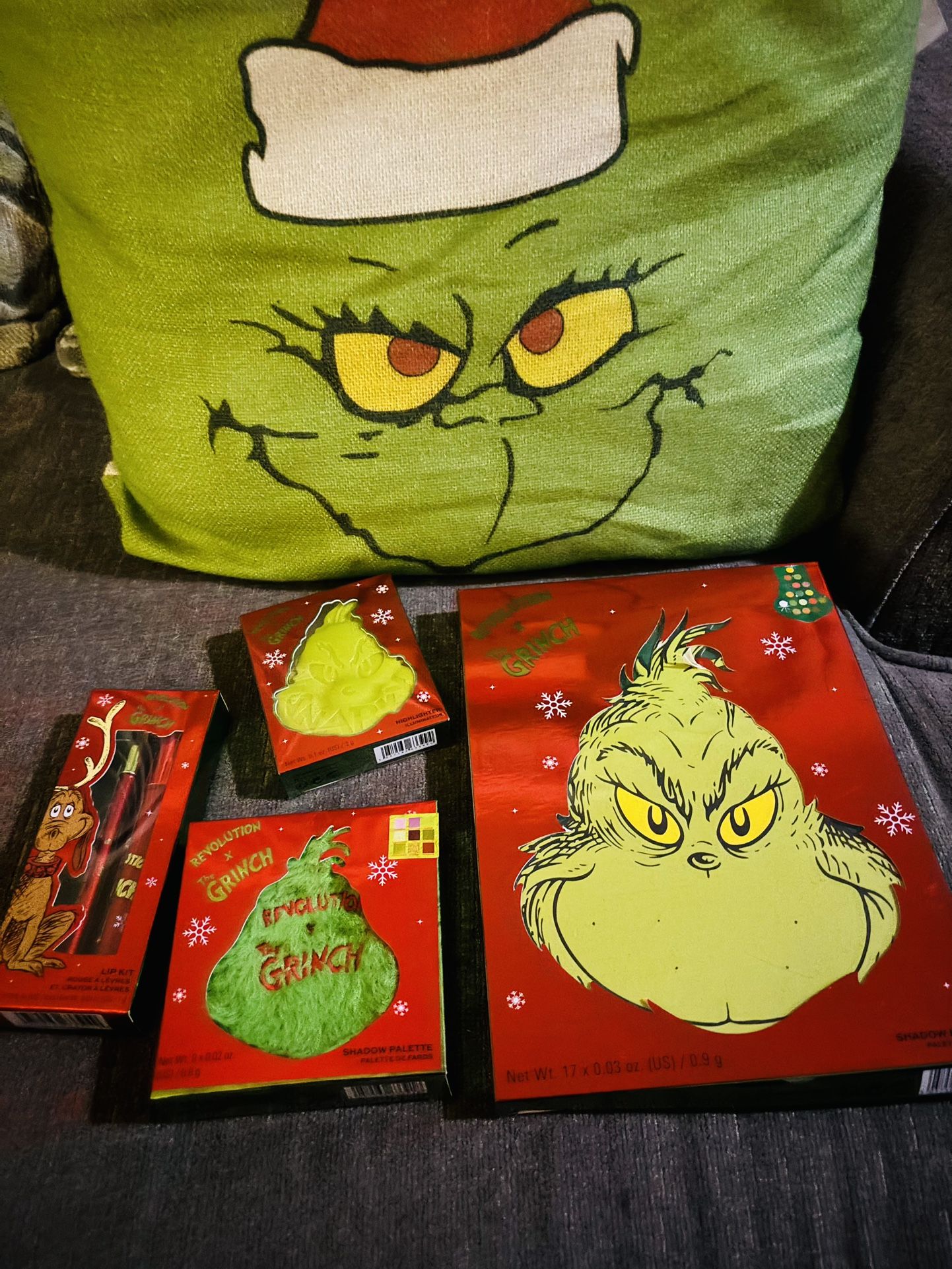 Grinch Makeup Bundle