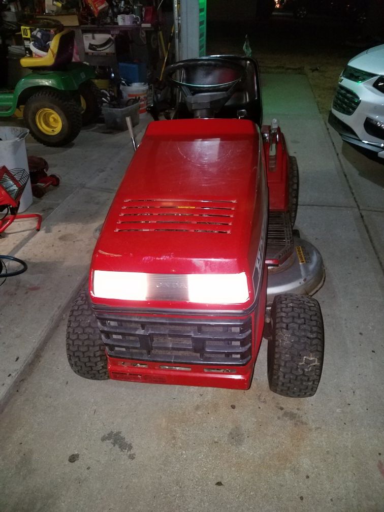 Honda HT 3813 Riding Mower With 2 Cylinder Liquid Cooled Engine