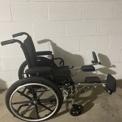 Drive Medical Viper Children’s Wheelchair Elevating Legs 