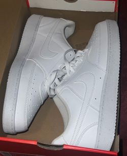 NIKE COURT VISION LOWS 9 1/2 MEN’S