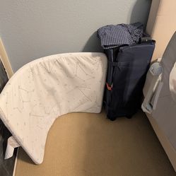 Pack and play with mattress and sheet