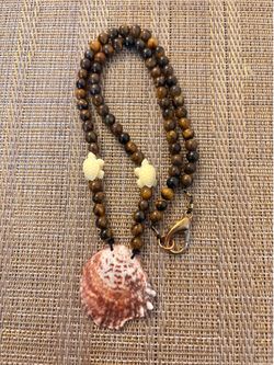 Handmade Tiger Eye Necklace w/ Spiny Oyster Pendant