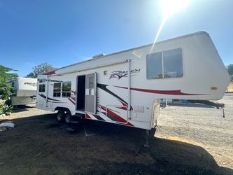 2006 Ragen 5th wheel 34 ft